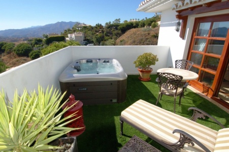 Гидромассажный СПА бассейн Sunrans SR808C Гидромассажный СПА бассейн Sunrans SR808C